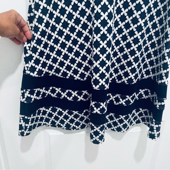 NWT Mauvette Maire Knit Dress for Stitch Fix Women's Size Medium Navy & White - Picture 9 of 14